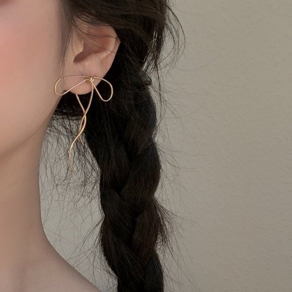 💕Last One 18K Gold plated Bow wire Earrings - Picture 4 of 5